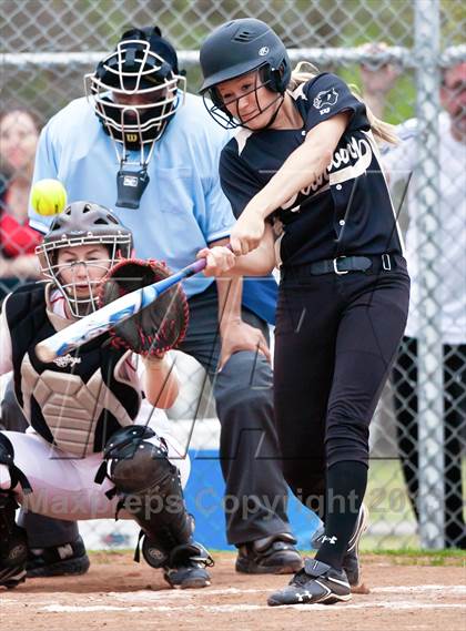 Thumbnail 3 in Bellaire vs Danbury photogallery.