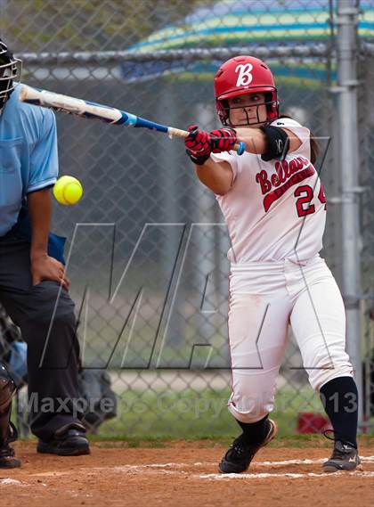 Thumbnail 3 in Bellaire vs Danbury photogallery.