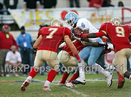 Thumbnail 1 in Lafayette vs. North Pike (MHSAA Class 4A Final) photogallery.