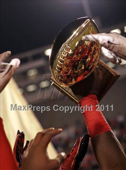 Thumbnail 1 in Lafayette vs. North Pike (MHSAA Class 4A Final) photogallery.