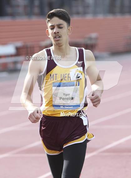 Thumbnail 3 in 50th Annual Loucks Games (Men's 800 Meter Run) photogallery.