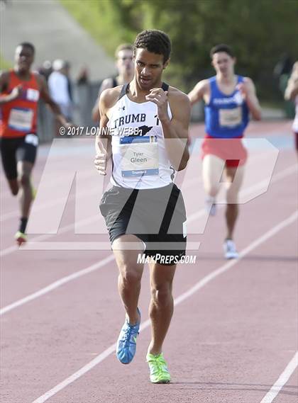 Thumbnail 1 in 50th Annual Loucks Games (Men's 800 Meter Run) photogallery.