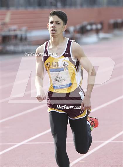 Thumbnail 2 in 50th Annual Loucks Games (Men's 800 Meter Run) photogallery.