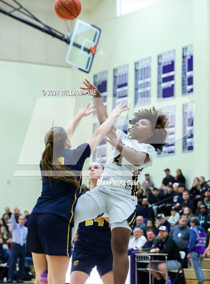 Thumbnail 2 in Our Lady of Lourdes vs Pine Bush (Section 9 Class AAA Final) photogallery.