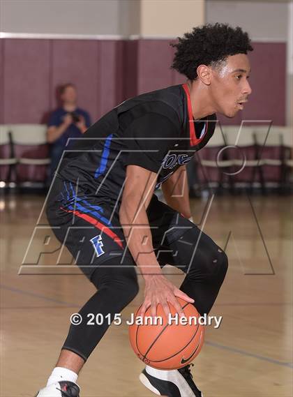 Thumbnail 2 in Redondo Union vs. Folsom (MaxPreps Holiday Classic) photogallery.