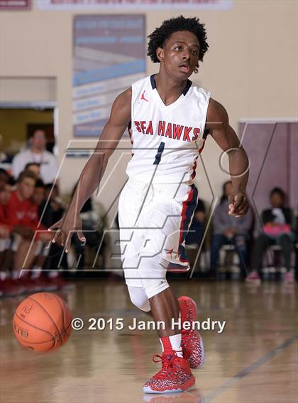Thumbnail 1 in Redondo Union vs. Folsom (MaxPreps Holiday Classic) photogallery.
