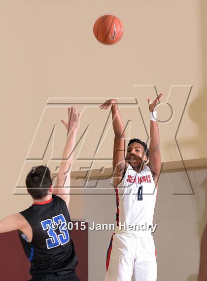 Thumbnail 2 in Redondo Union vs. Folsom (MaxPreps Holiday Classic) photogallery.