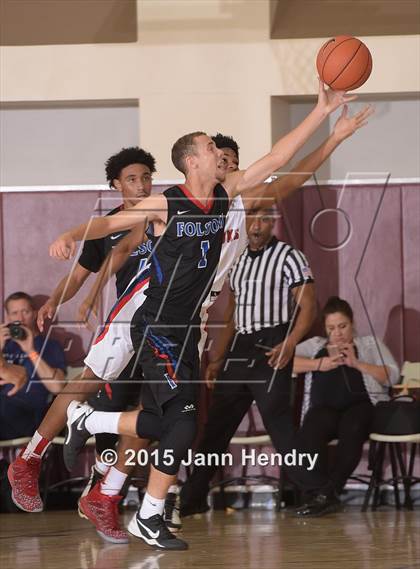 Thumbnail 1 in Redondo Union vs. Folsom (MaxPreps Holiday Classic) photogallery.