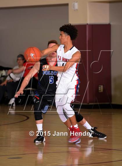 Thumbnail 2 in Redondo Union vs. Folsom (MaxPreps Holiday Classic) photogallery.