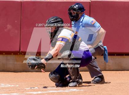 Thumbnail 2 in D'Hanis vs. Bruni (UIL 1A Regional Semifinal) photogallery.