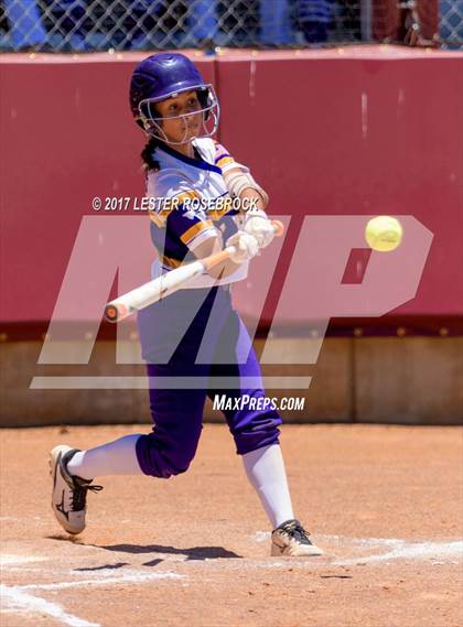 Thumbnail 2 in D'Hanis vs. Bruni (UIL 1A Regional Semifinal) photogallery.