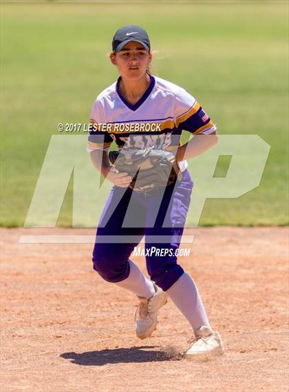 Thumbnail 1 in D'Hanis vs. Bruni (UIL 1A Regional Semifinal) photogallery.