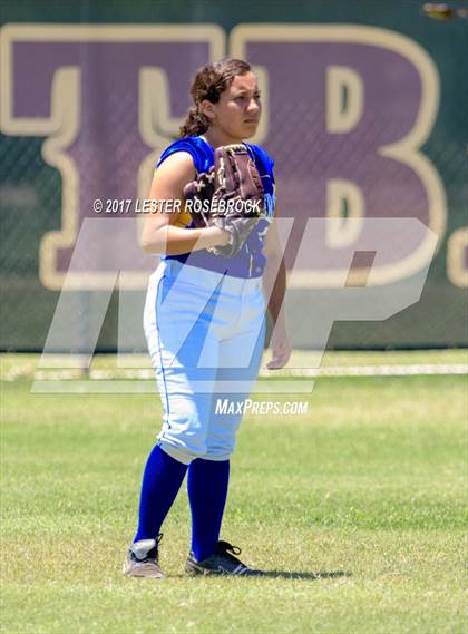 Thumbnail 1 in D'Hanis vs. Bruni (UIL 1A Regional Semifinal) photogallery.