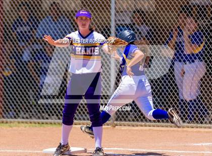 Thumbnail 2 in D'Hanis vs. Bruni (UIL 1A Regional Semifinal) photogallery.