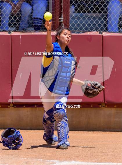 Thumbnail 1 in D'Hanis vs. Bruni (UIL 1A Regional Semifinal) photogallery.