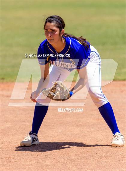 Thumbnail 2 in D'Hanis vs. Bruni (UIL 1A Regional Semifinal) photogallery.