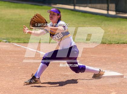 Thumbnail 2 in D'Hanis vs. Bruni (UIL 1A Regional Semifinal) photogallery.