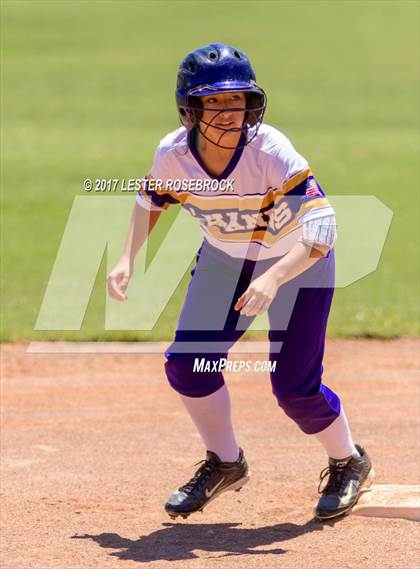 Thumbnail 1 in D'Hanis vs. Bruni (UIL 1A Regional Semifinal) photogallery.