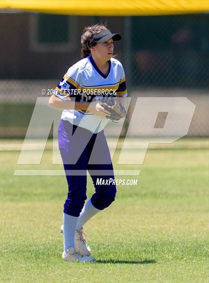Thumbnail 3 in D'Hanis vs. Bruni (UIL 1A Regional Semifinal) photogallery.