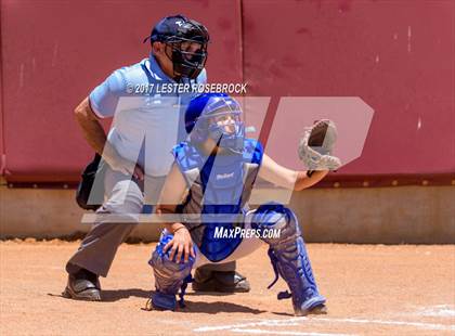 Thumbnail 2 in D'Hanis vs. Bruni (UIL 1A Regional Semifinal) photogallery.