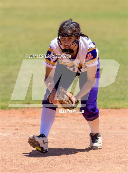 Thumbnail 3 in D'Hanis vs. Bruni (UIL 1A Regional Semifinal) photogallery.