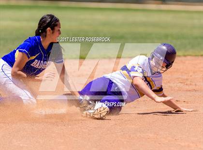 Thumbnail 1 in D'Hanis vs. Bruni (UIL 1A Regional Semifinal) photogallery.