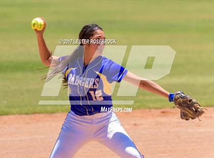 Thumbnail 1 in D'Hanis vs. Bruni (UIL 1A Regional Semifinal) photogallery.