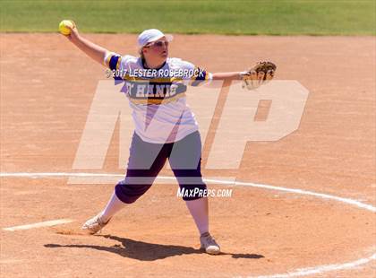 Thumbnail 3 in D'Hanis vs. Bruni (UIL 1A Regional Semifinal) photogallery.