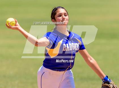 Thumbnail 2 in D'Hanis vs. Bruni (UIL 1A Regional Semifinal) photogallery.