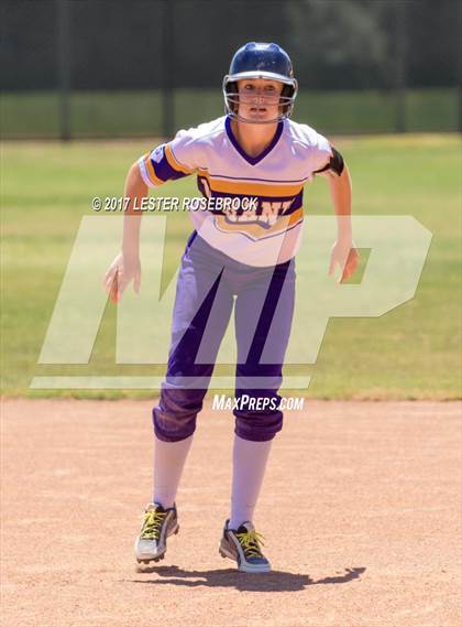 Thumbnail 1 in D'Hanis vs. Bruni (UIL 1A Regional Semifinal) photogallery.
