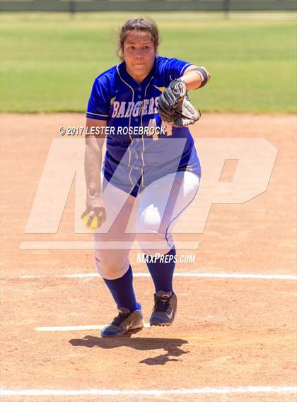 Thumbnail 1 in D'Hanis vs. Bruni (UIL 1A Regional Semifinal) photogallery.