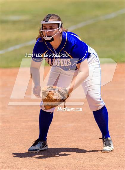 Thumbnail 1 in D'Hanis vs. Bruni (UIL 1A Regional Semifinal) photogallery.
