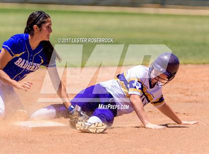 Thumbnail 2 in D'Hanis vs. Bruni (UIL 1A Regional Semifinal) photogallery.