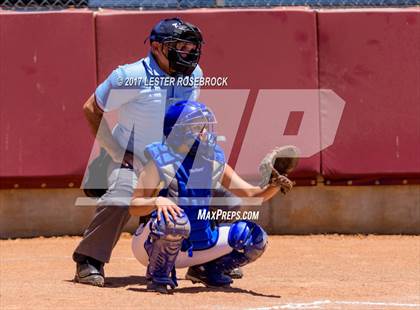 Thumbnail 2 in D'Hanis vs. Bruni (UIL 1A Regional Semifinal) photogallery.