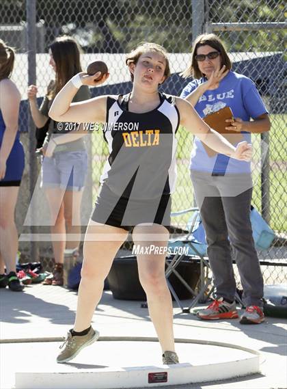 Thumbnail 3 in Cougar Friendship Relays photogallery.