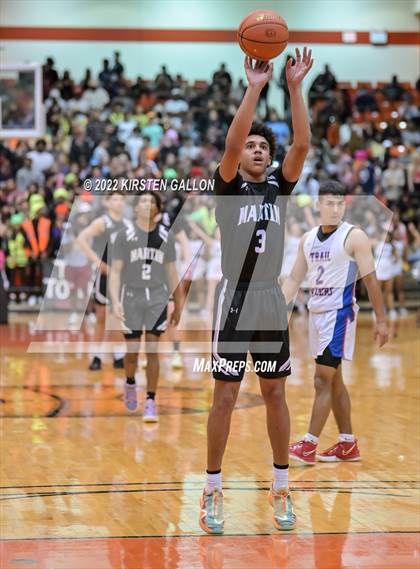 Thumbnail 3 in Americas vs. Martin (6A UIL Regional Semifinal) photogallery.