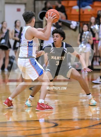 Thumbnail 3 in Americas vs. Martin (6A UIL Regional Semifinal) photogallery.