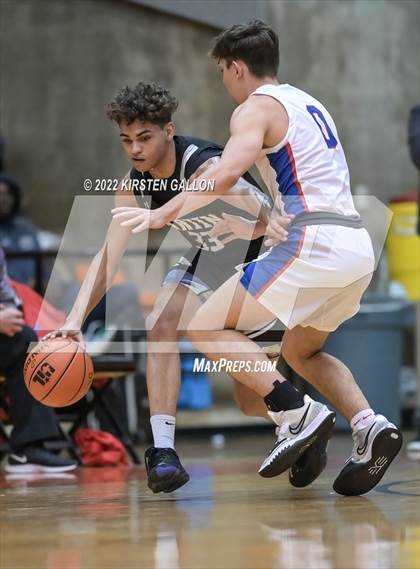 Thumbnail 2 in Americas vs. Martin (6A UIL Regional Semifinal) photogallery.