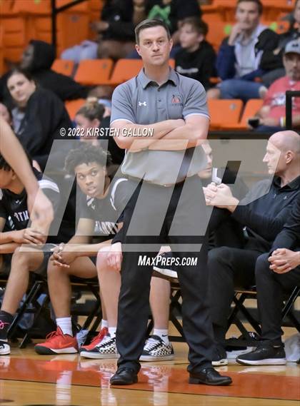 Thumbnail 2 in Americas vs. Martin (6A UIL Regional Semifinal) photogallery.