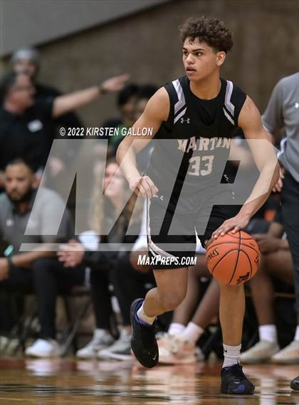 Thumbnail 2 in Americas vs. Martin (6A UIL Regional Semifinal) photogallery.