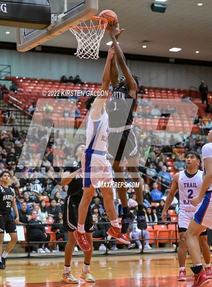 Thumbnail 3 in Americas vs. Martin (6A UIL Regional Semifinal) photogallery.