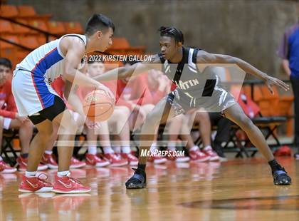 Thumbnail 3 in Americas vs. Martin (6A UIL Regional Semifinal) photogallery.