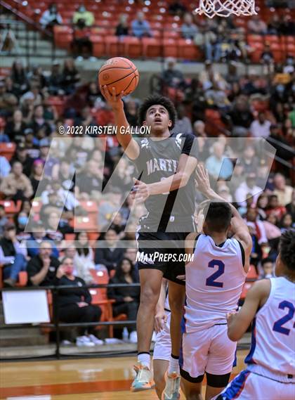 Thumbnail 2 in Americas vs. Martin (6A UIL Regional Semifinal) photogallery.