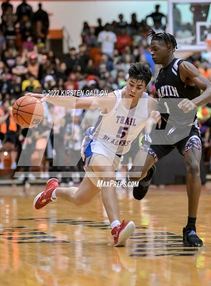 Thumbnail 2 in Americas vs. Martin (6A UIL Regional Semifinal) photogallery.