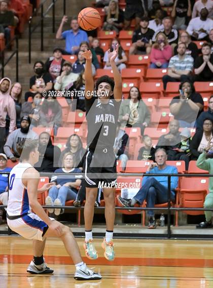 Thumbnail 1 in Americas vs. Martin (6A UIL Regional Semifinal) photogallery.