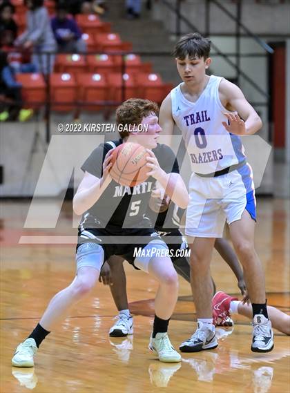 Thumbnail 1 in Americas vs. Martin (6A UIL Regional Semifinal) photogallery.