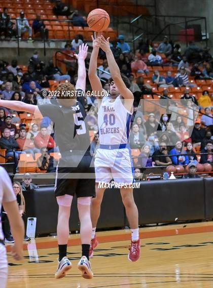 Thumbnail 2 in Americas vs. Martin (6A UIL Regional Semifinal) photogallery.