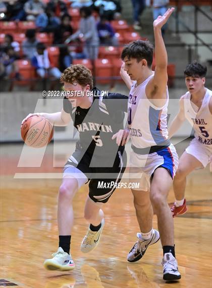 Thumbnail 2 in Americas vs. Martin (6A UIL Regional Semifinal) photogallery.