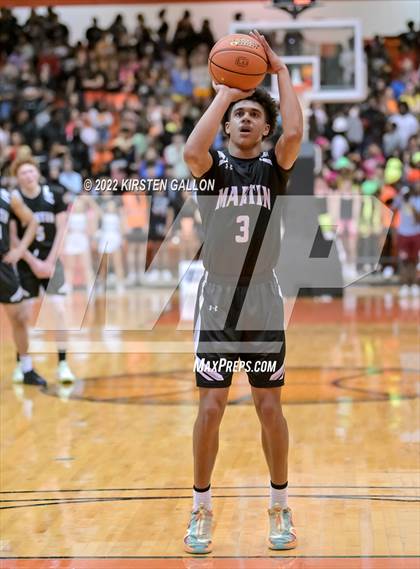 Thumbnail 1 in Americas vs. Martin (6A UIL Regional Semifinal) photogallery.