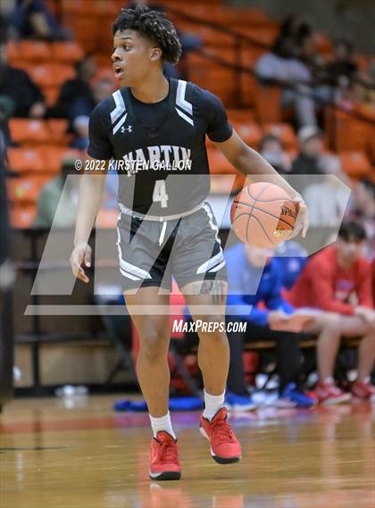 Thumbnail 2 in Americas vs. Martin (6A UIL Regional Semifinal) photogallery.